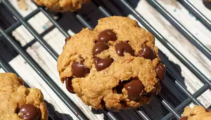 Amazing Peanut Butter Chocolate Chip Cookies