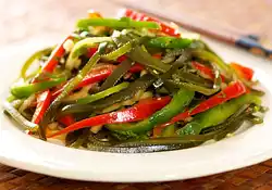 Sea Weed, Bell Pepper Salad with Garlic-Sesame Dressing