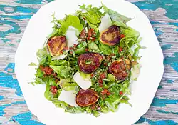 Grilled Figs Arugula Salad with Roasted Pepper Vinaigrette 