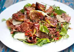 Grilled Figs, Prosciutto and Arugula Salad