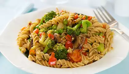 Fusilli Verde with Broccoli and Red Bell Pepper