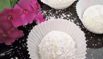 Russian Tea Cakes/Mexican Wedding Cookies