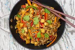 Tofu, Bean Sprouts and Bell Pepper Stir-Fry