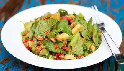 Green Salad Tossed with Tomato Dressing