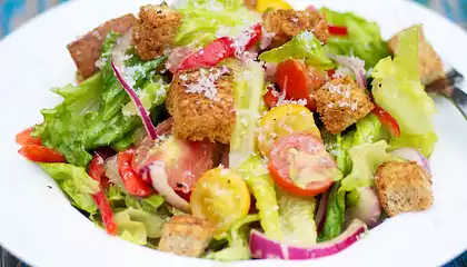 Mixed Salad with Parmesan Croutons