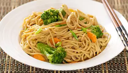 Soy-Peanut Sauce Noodle with Broccoli 