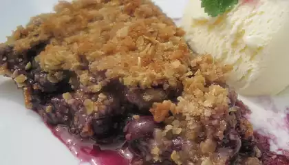 Fresh Blueberry Crumb Pie