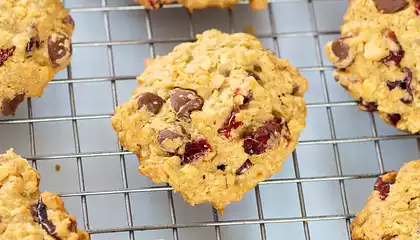 Oatmeal Cranberry, Walnuts and Chocolate Chip Cookies