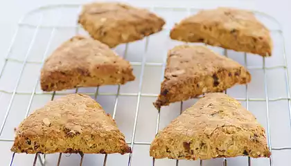 Cinnamon Currant Scottish Oat Scones