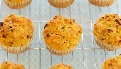 Cheddar-Onion Corn Muffins