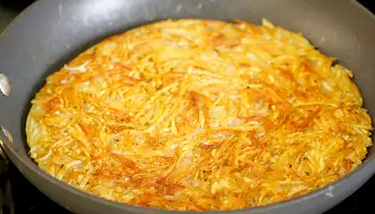 Roesti (Swiss-Style Potato Cake)