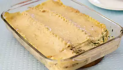 Cheesy Spinach and Mushroom Lasagna