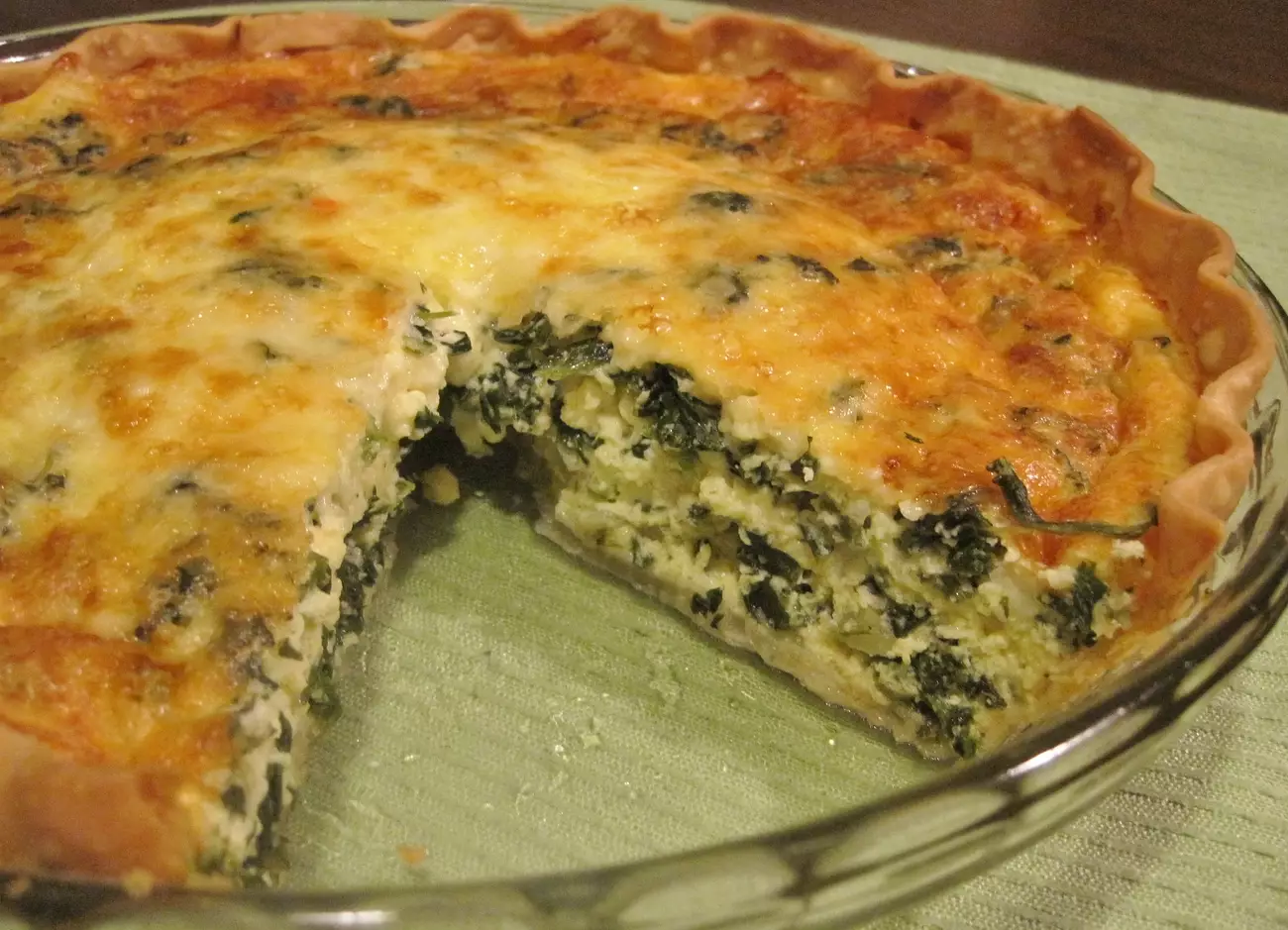 Deep Dish Spinach and Cheddar Quiche Recipe