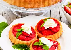 Fresh Strawberry and Citrus Mascarpone Tart with Port Glaze