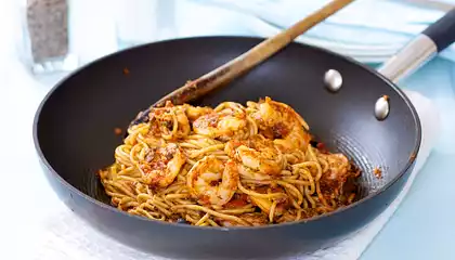 Delicious Spaghetti with Shrimp in Sicilian Sauce