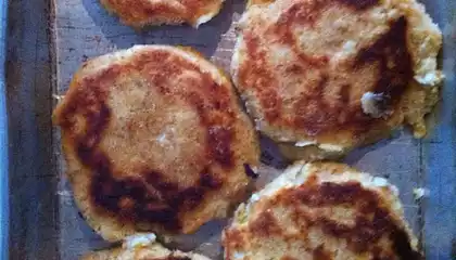 Cheesy Salmon Potato Cakes