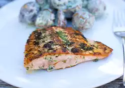 Salmon Fillet with Dilled Potatoes