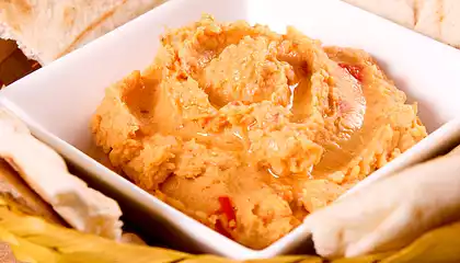 Red Pepper Hummus with Toasted Pita