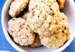 Oatmeal Cookies with Raisins and Walnuts