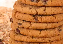 Big and Soft Raisin-Oatmeal Cookies