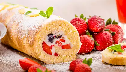 Strawberries 'N Cream Cake Roll