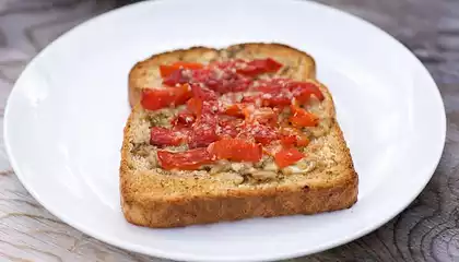 Roasted Red Pepper Cheese Toasts