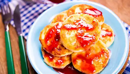 Buttermilk Pancakes with Strawberry Sauce