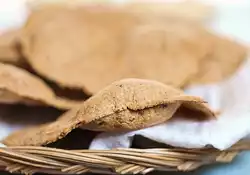 Multigrain Pita Bread with Sun Dried Tomato