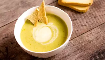 Black-Eyed Pea's Broccoli-Cheese Soup