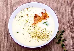 Yummy Bacon-Topped Cheese Soup