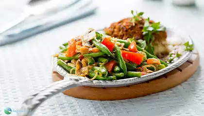 Green Beans with Shallots, Tomatoes and Mushrooms