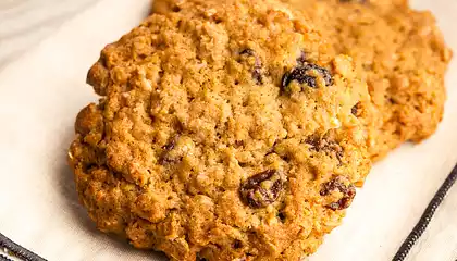 Aunt's Chocolate Chip Raisin Cookies