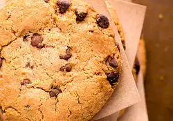 Crunchy Chocolate Chip Oatmeal Cookies