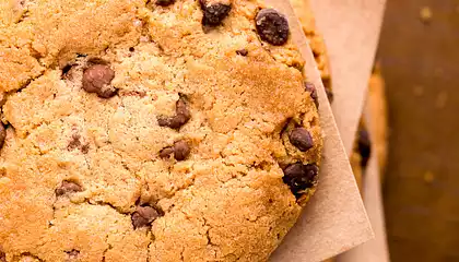 Crunchy Chocolate Chip Oatmeal Cookies