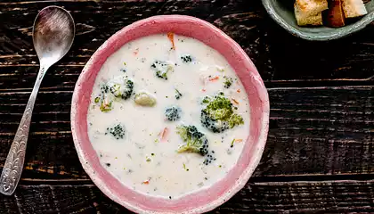 Cream Cheese Broccoli Onion Soup