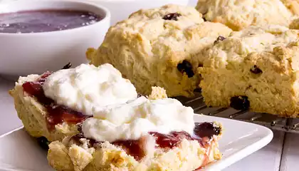 Breakfast Raisin Scones