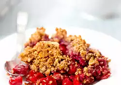 Cherry Crisp with Oatmeal and Nut Topping