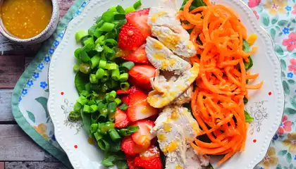 Chicken & Strawberry Salad