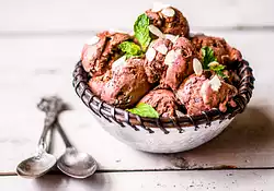 Chocolate Rum Raisin Ice Cream