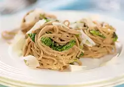 Pasta With Creamy Walnut Sauce and Rapini (Broccoli Rabe)