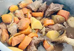 Slow Cooker Beef Stew a la Lynn