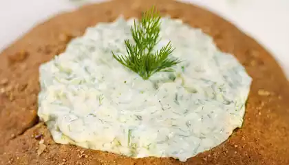 Dill Dip in Rye Bread