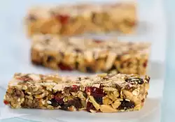 Dried Fruit and Nut Granola Bar