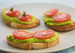 Easy Pea Pesto Crostini