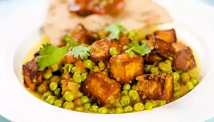 Matar Paneer (Peas with Paneer)