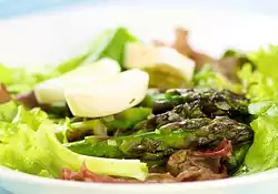 Refreshing Asparagus and Mixed Baby Greens Salad 