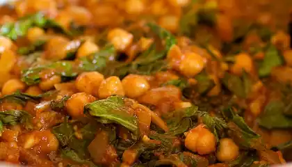 Skillet Kale, Chickpeas and Tomatoes