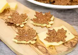 Canadiens Maple Leafs Crackers (Canada Day)