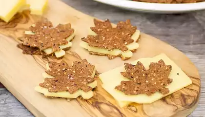 Canadiens Maple Leafs Crackers (Canada Day)