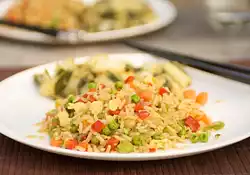 Chinese Fried Rice with Bell Pepper, Peas and Carrots
